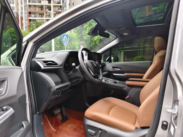 Toyota Sienna — Фото автомобиля 9