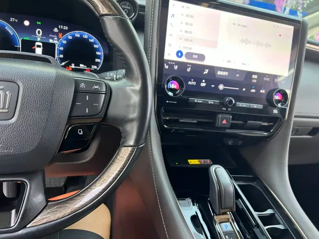 Toyota Vellfire — Фото автомобиля 14