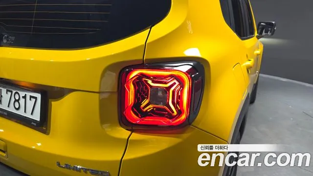 Jeep Renegade — Фото автомобиля 8