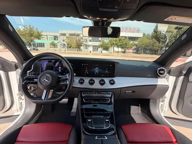 Mercedes-Benz E-Class — Фото автомобиля 11