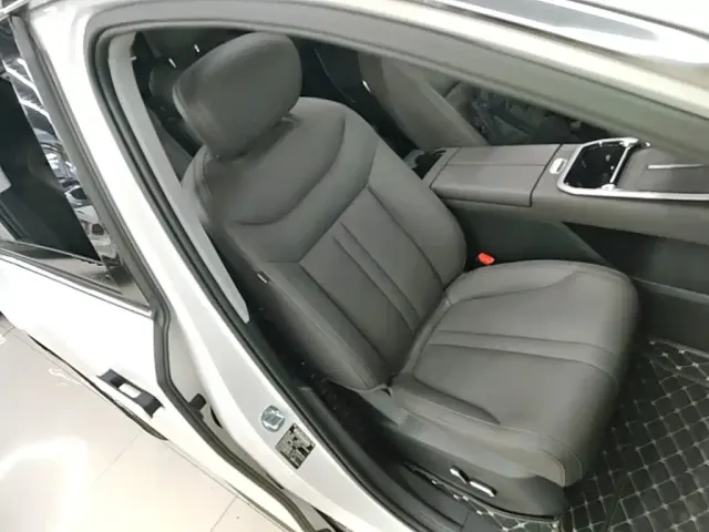 Maxus Dajia 7 — Фото автомобиля 24