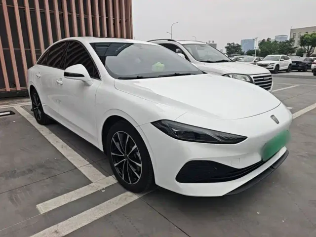 Roewe D7 — Фото автомобиля 3