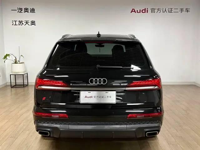 Audi Q7 — Фото автомобиля 5