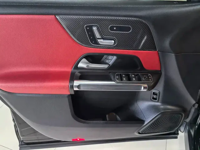 Mercedes-Benz GLB AMG — Фото автомобиля 3