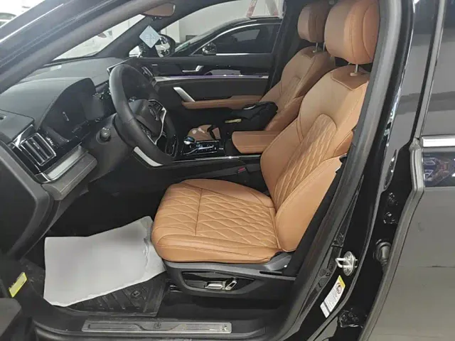 BYD Tang — Фото автомобиля 14