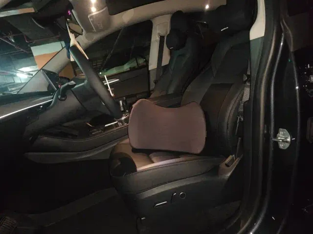 Tesla Model Y — Фото автомобиля 16
