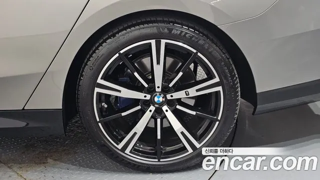 BMW 5 Series G60 — Фото автомобиля 6