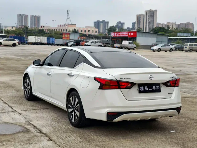 Nissan Teana — Фото автомобиля 7