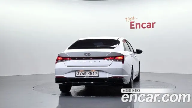 Hyundai Avante CN7 — Фото автомобиля 4
