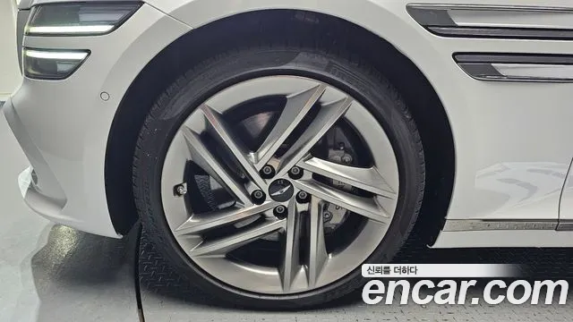 Genesis G80 Бензин 3.5 турбо AWD — Фото автомобиля 5