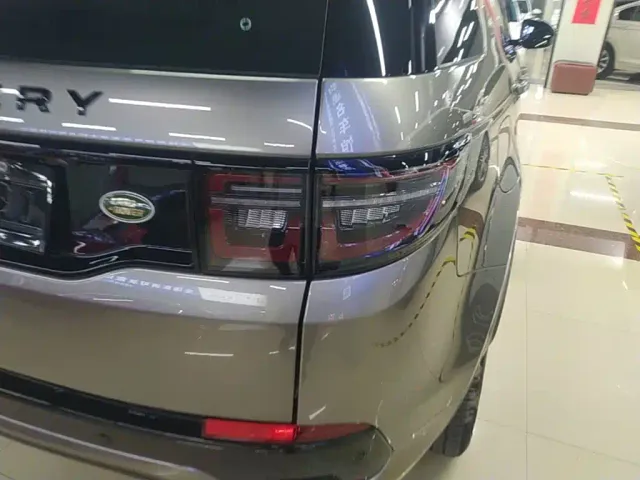 Land Rover Discovery Sport — Фото автомобиля 7