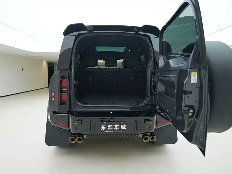 Land Rover Land Rover Defender 2024 110 3.0T P400 X-DYNAMIC HSE — Фото автомобиля 5