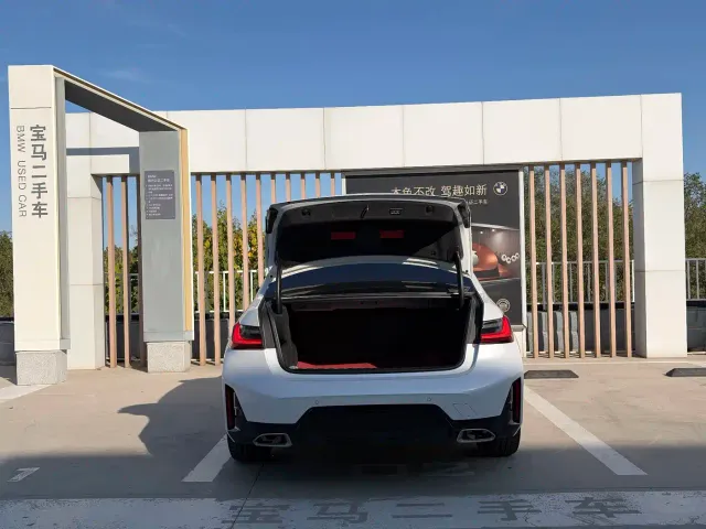 BMW 3 Series — Фото автомобиля 11