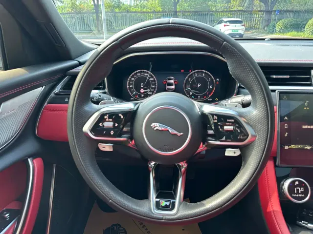 Jaguar XFL — Фото автомобиля 16