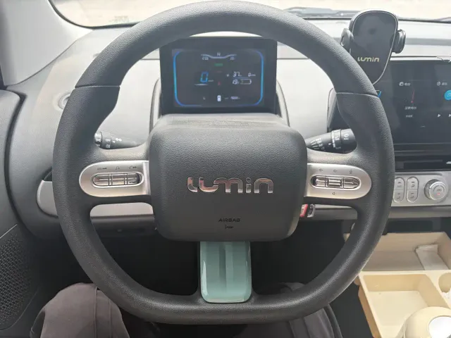Changan Lumin — Фото автомобиля 8