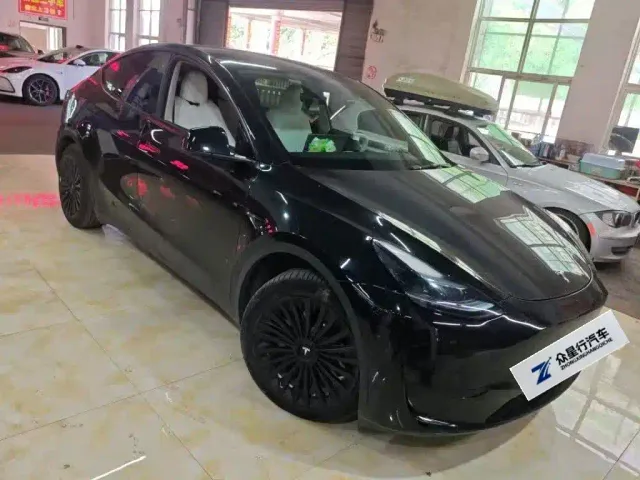 Фотография автомобиля — Tesla Model Y