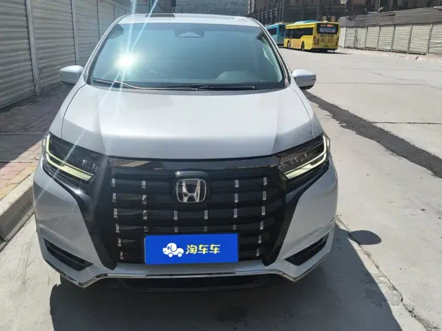 Honda Elysion — Фото автомобиля 2