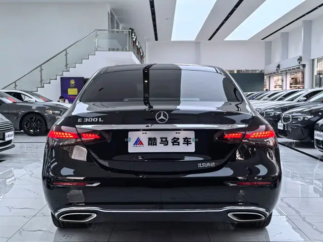 Mercedes-Benz E-Class — Фото автомобиля 14