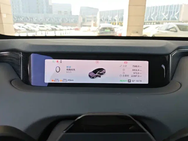 Exeed Exlantix ES 2025 Range Extender Max Urban Assist — Фото автомобиля 11