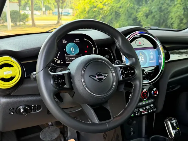MINI Hatch — Фото автомобиля 17