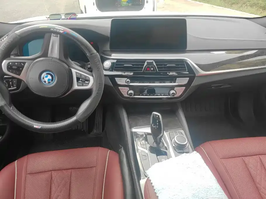 BMW BMW 5 Series New Energy 2022 Facelift 535Le M Sport Package — Фото автомобиля 12
