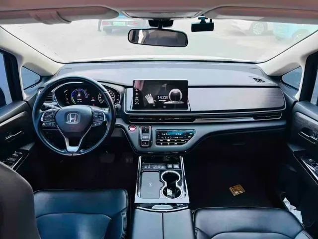 Honda Elysion — Фото автомобиля 8