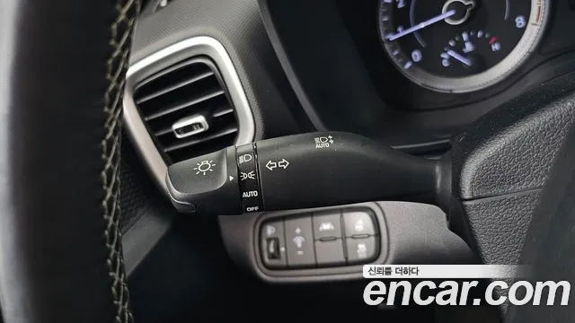 Hyundai Venue — Фото автомобиля 28