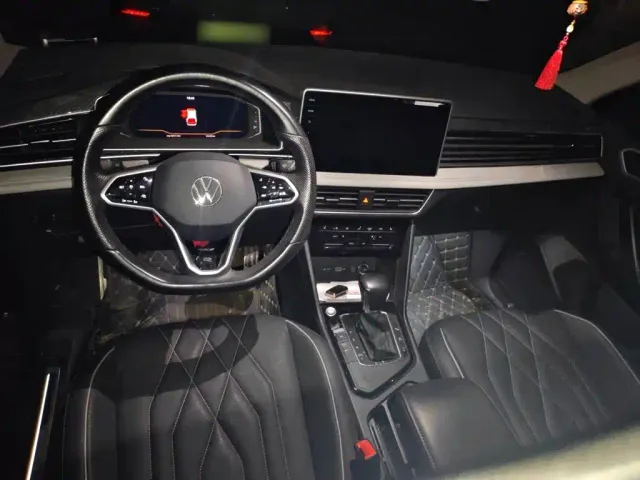 Volkswagen Tiguan L — Фото автомобиля 10