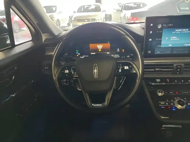Lincoln Corsair — Фото автомобиля 6