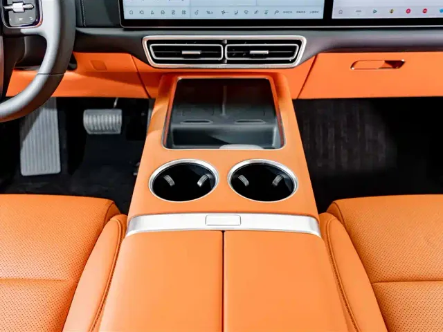 Li Auto L6 — Фото автомобиля 14