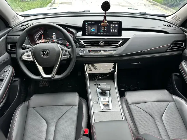 Changan CS75 — Фото автомобиля 4