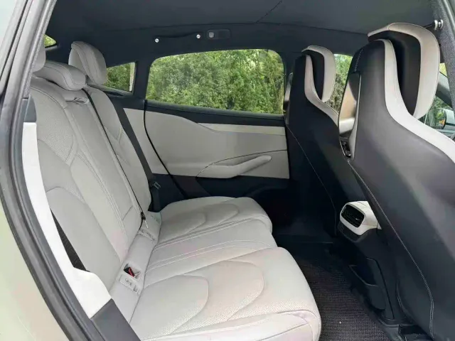 Xiaomi SU7 — Фото автомобиля 5
