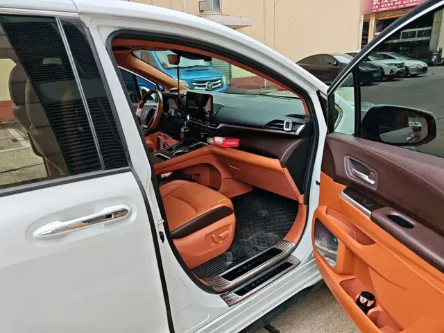 Toyota Granvia — Фото автомобиля 17