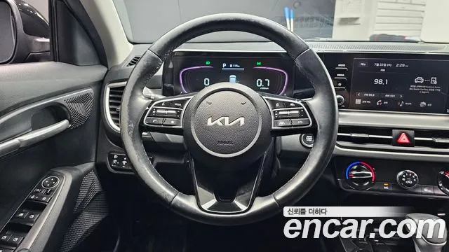 Kia Seltos Новый Seltos Бензин 2.0 2WD — Фото автомобиля 13