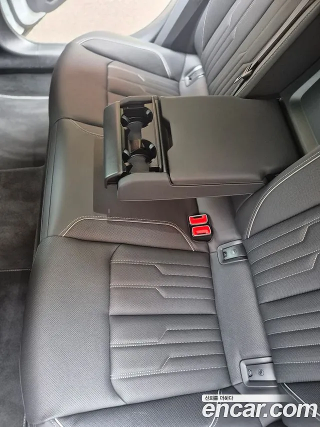 Audi A7 4K — Фото автомобиля 10