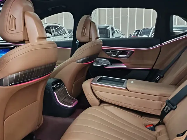 Mercedes-Benz E-Class — Фото автомобиля 7