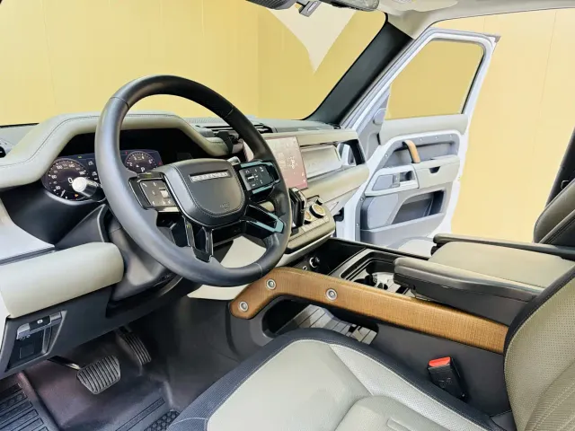 Land Rover Defender — Фото автомобиля 4