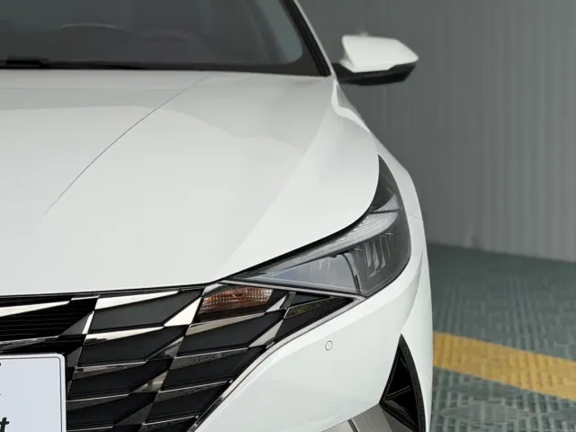 Hyundai Elantra — Фото автомобиля 8