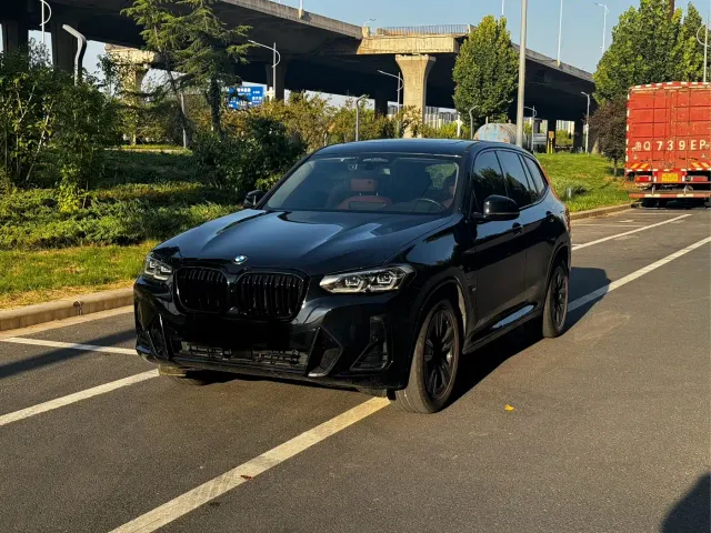 Фотография автомобиля — BMW iX3