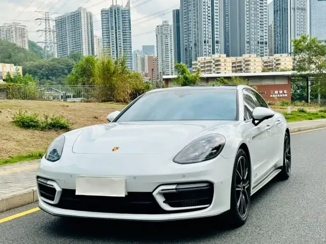 Фотография автомобиля — Porsche Panamera