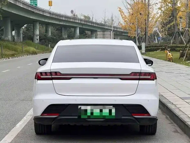 BYD Han — Фото автомобиля 4