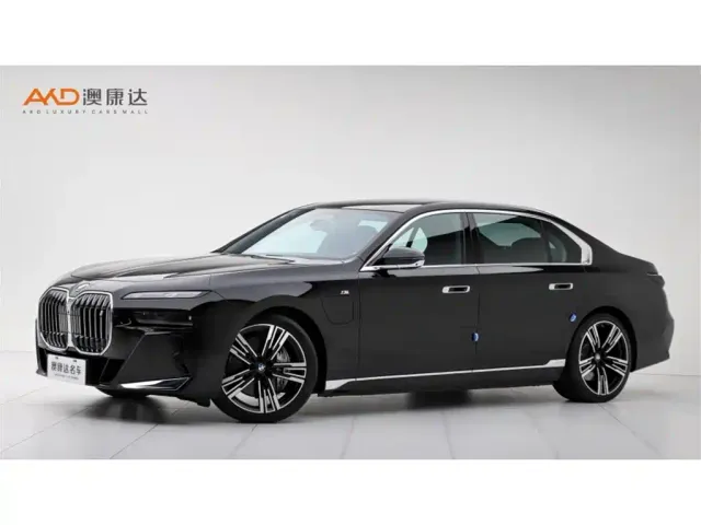 Фотография автомобиля — BMW i7