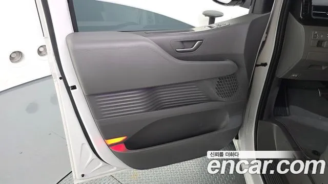 Hyundai Staria Staria 2WD автодом — Фото автомобиля 20