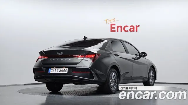 Hyundai Avante CN7 — Фото автомобиля 2