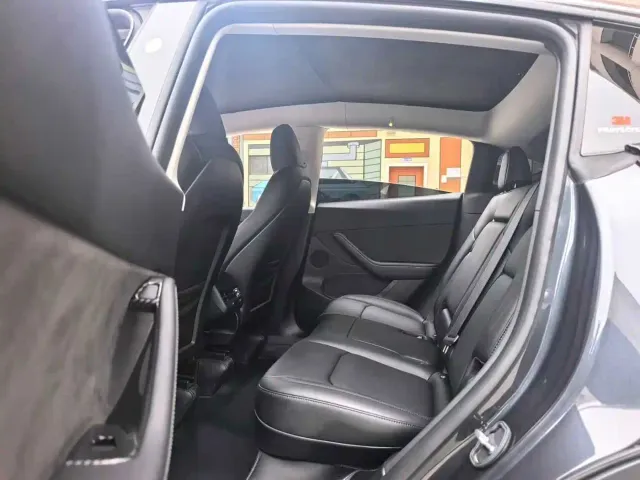 Tesla Model Y — Фото автомобиля 6