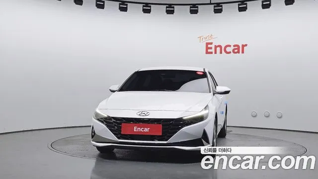 Hyundai AVANTE Avante (CN7) — Фото автомобиля 3