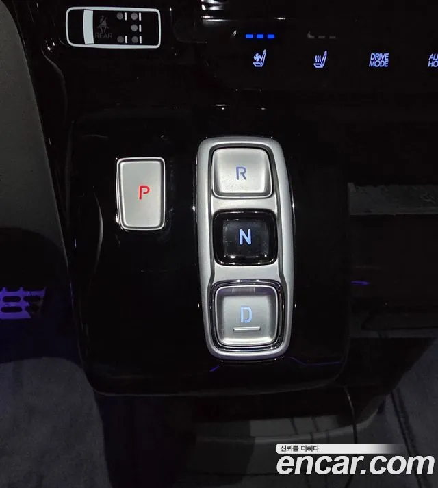 Hyundai Staria Staria 4WD Lounge 7 мест — Фото автомобиля 10