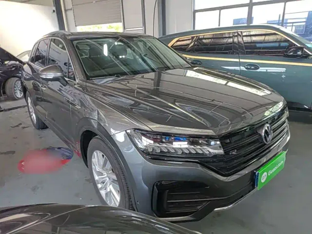 Volkswagen Touareg — Фото автомобиля 3