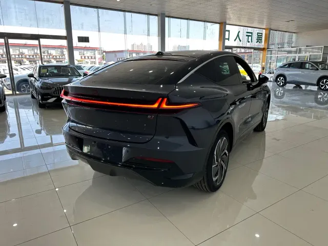 Roewe Feifan R7 — Фото автомобиля 8