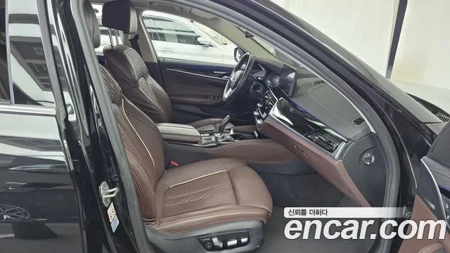 BMW 5-Series 5 серия (G30) 523d xDrive Luxury — Фото автомобиля 26